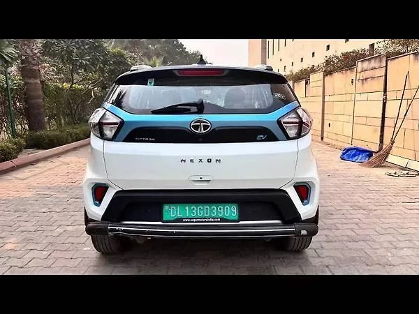 Tata Nexon EV XZ Plus LUX - Photo 3