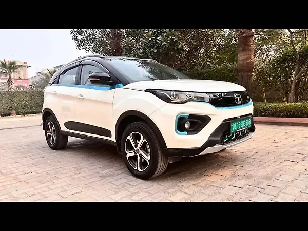 Tata Nexon EV XZ Plus LUX - Photo 6