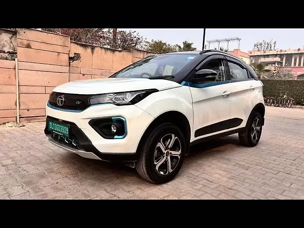 Tata Nexon EV XZ Plus LUX - Photo 7