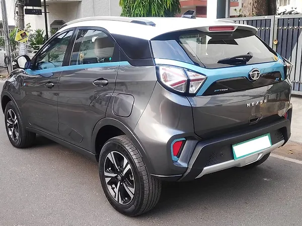 Tata Nexon EV XZ Plus LUX Dark Edition - Photo 5
