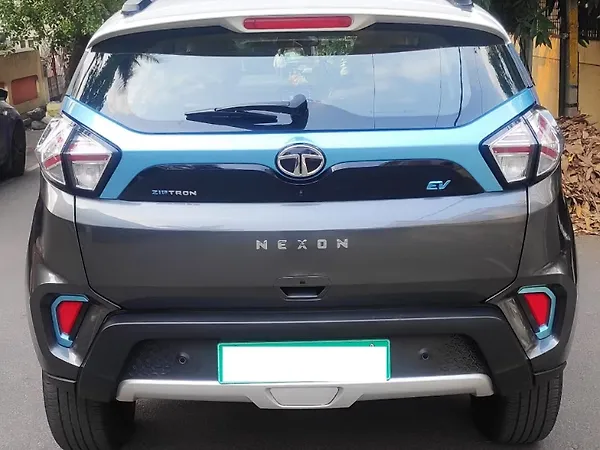 Tata Nexon EV XZ Plus LUX Dark Edition - Photo 6
