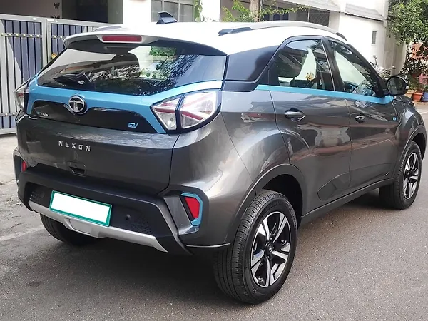 Tata Nexon EV XZ Plus LUX Dark Edition - Photo 7