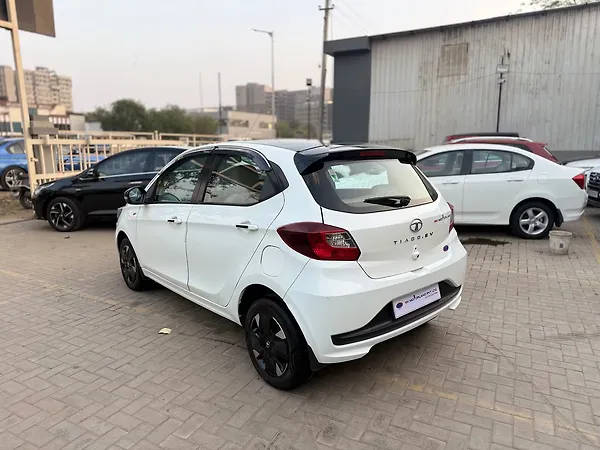 Tata Tiago EV XZ Plus Tech LUX Long Range [2022-2025] - Photo 5