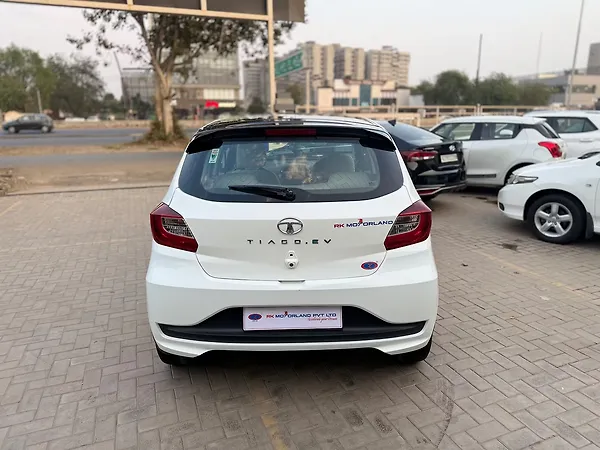 Tata Tiago EV XZ Plus Tech LUX Long Range [2022-2025] - Photo 6