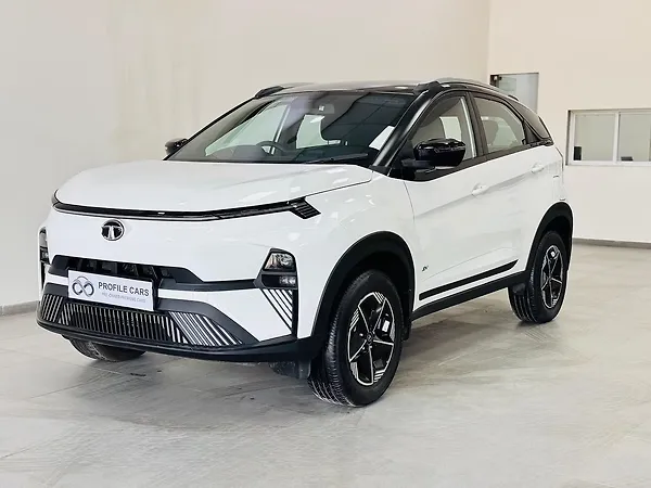 Tata Nexon EV Fearless 30.0 kWh - Photo 5