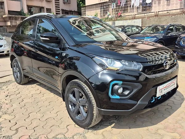 Tata Nexon EV XZ Plus Dark Edition - Photo 3