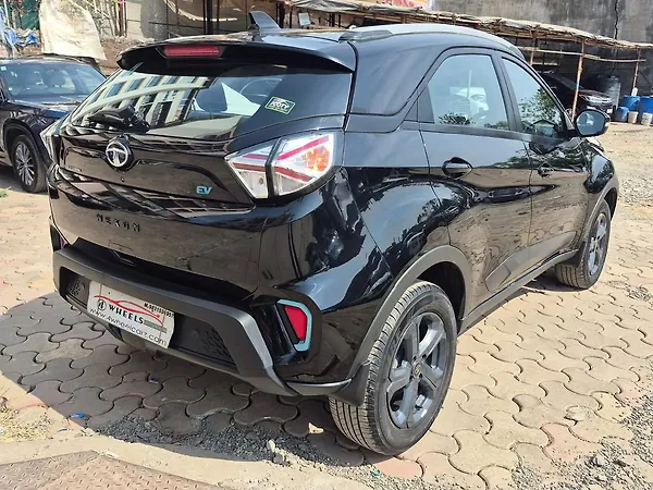 Tata Nexon EV XZ Plus Dark Edition - Photo 6