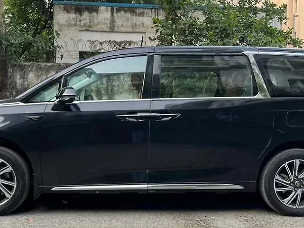 MG M9 EV Presidential Limo 90.0 kWh - Photo 7