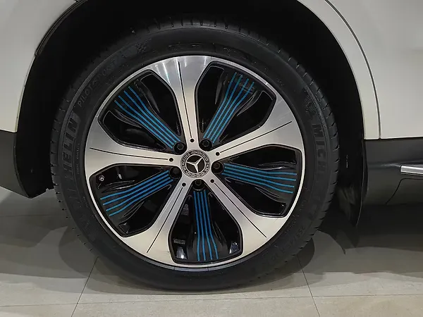 Mercedes-Benz EQC 400 4MATIC - Photo 5