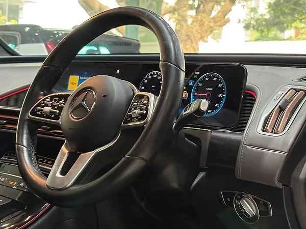 Mercedes-Benz EQC 400 4MATIC - Photo 8