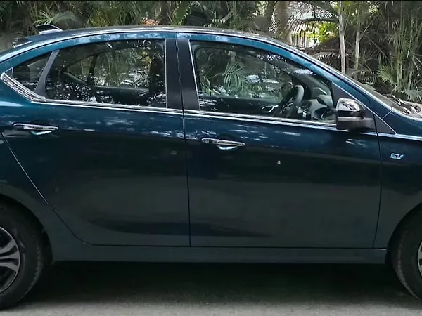 Tata Tiago EV XZ Plus Long Range Fast Charger [2022-2025] - Photo 4