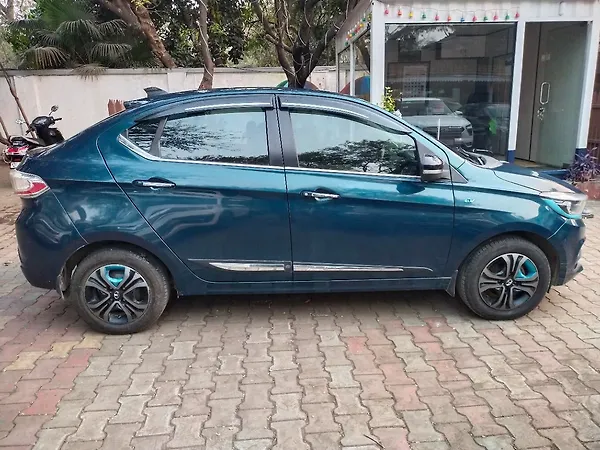 Tata Tiago EV XZ Plus Long Range [2022-2025] - Photo 5