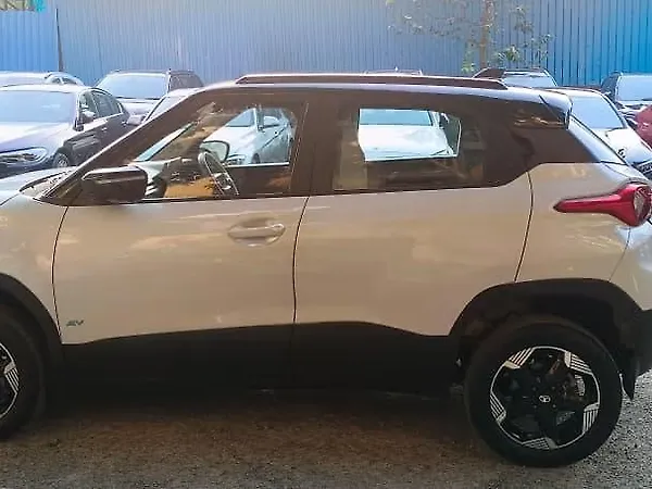 Tata Punch EV Empowered Plus Long Range 3.3 - Photo 7