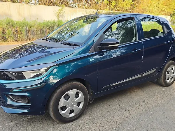 Tata Tiago EV XT Long Range [2022-2025] - Photo 4