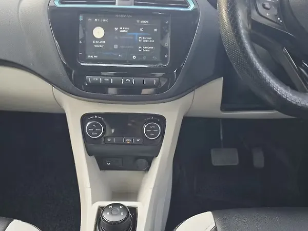 Tata Tiago EV XT Long Range [2022-2025] - Photo 6