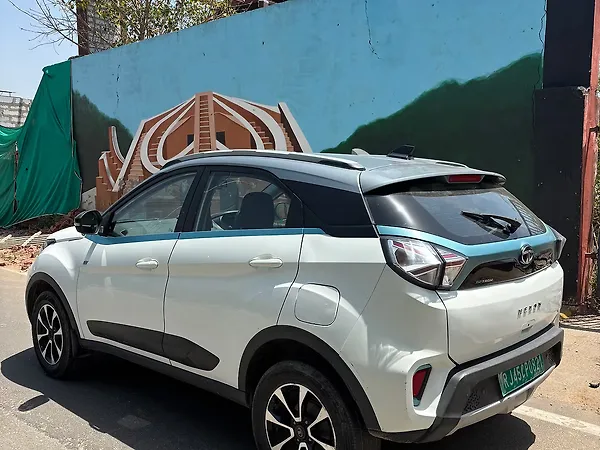 Tata Nexon EV XZ Plus - Photo 6