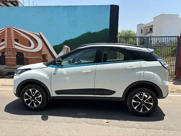 Tata Nexon EV XZ Plus - Photo 7