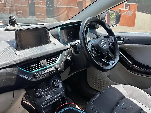 Tata Nexon EV XZ Plus - Photo 8