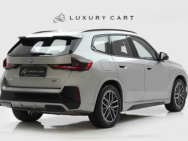 BMW iX1 xDrive30 M Sport - Photo 6