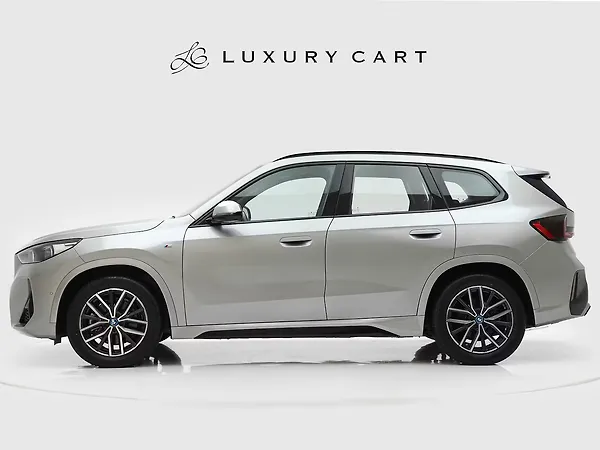 BMW iX1 xDrive30 M Sport - Photo 3