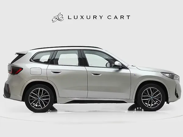 BMW iX1 xDrive30 M Sport - Photo 7