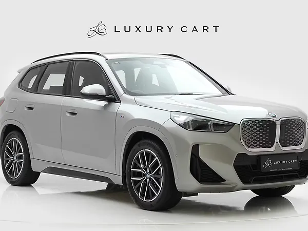 BMW iX1 xDrive30 M Sport - Photo 8