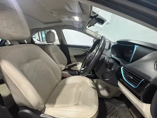 Tata Nexon EV XZ Plus LUX - Photo 6