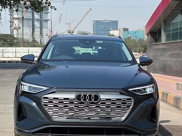 Audi Q8 e-tron 55 - Photo 1