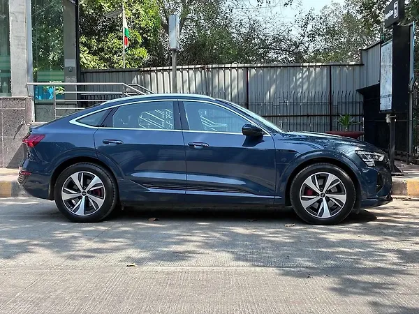 Audi Q8 e-tron 55 - Photo 3