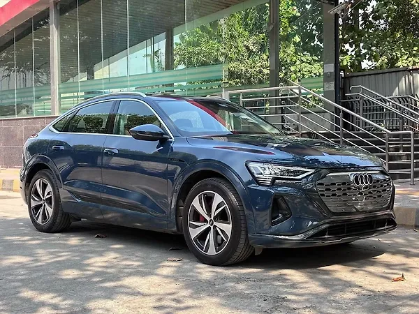 Audi Q8 e-tron 55 - Photo 4