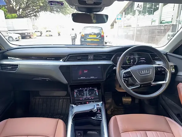 Audi Q8 e-tron 55 - Photo 6