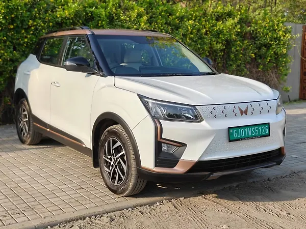 Mahindra XUV400 EL PRO 34.5 kWh Dual Tone - Photo 3