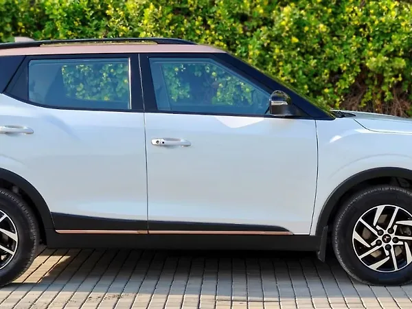 Mahindra XUV400 EL PRO 34.5 kWh Dual Tone - Photo 5