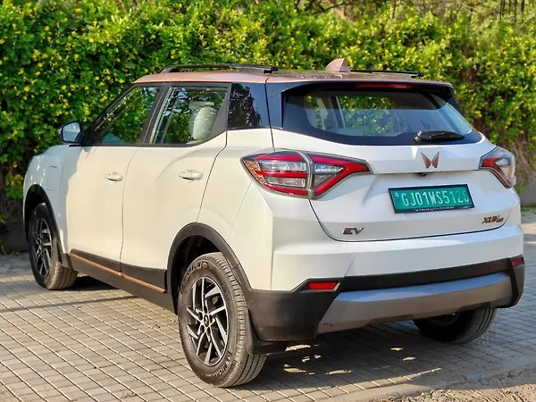 Mahindra XUV400 EL PRO 34.5 kWh Dual Tone - Photo 6