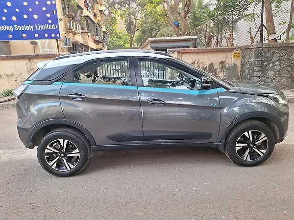 Tata Nexon EV XZ Plus Lux 3.3 KW [2022-2023] - Photo 3