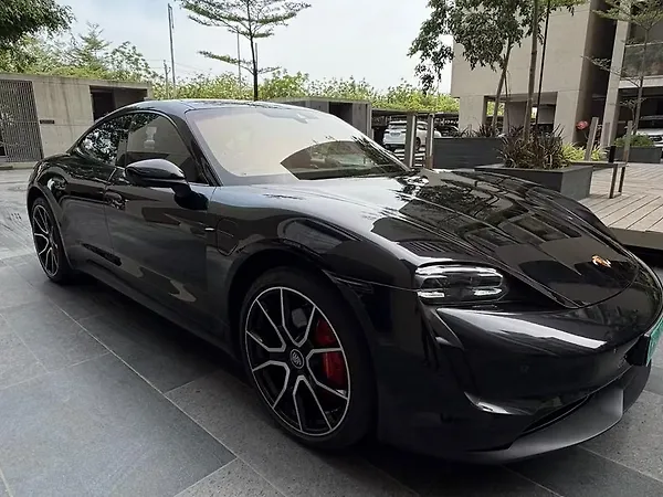 Porsche Taycan 4S [2021-2023] - Photo 1