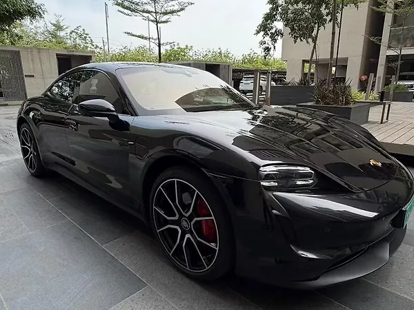 Porsche Taycan 4S [2021-2023] - Photo 2