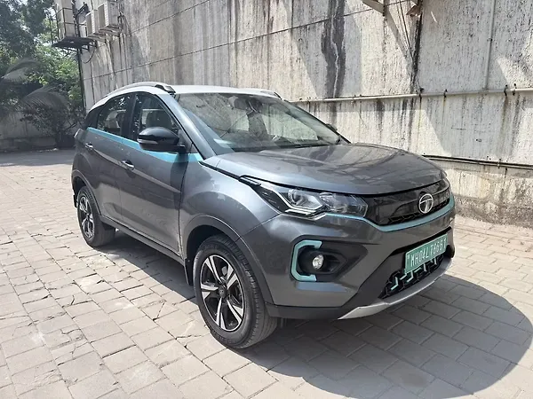 Tata Nexon EV XZ Plus LUX Dark Edition - Photo 3