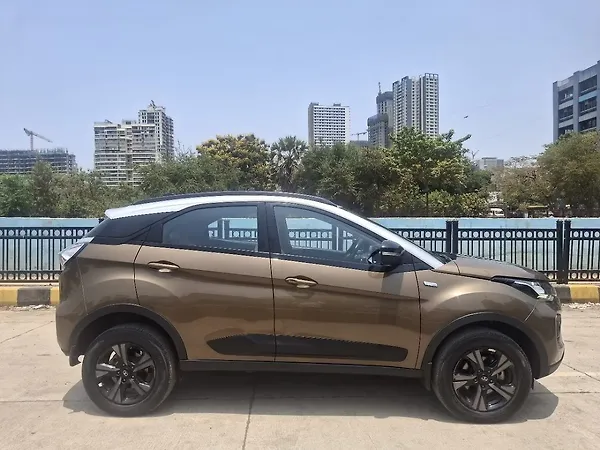 Tata Nexon EV XZ Plus LUX - Photo 4
