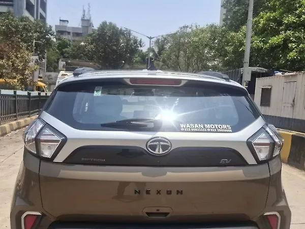 Tata Nexon EV XZ Plus LUX - Photo 5