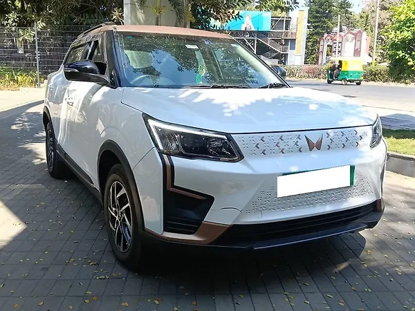 Mahindra XUV400 EL 39.4 KWH - Photo 3