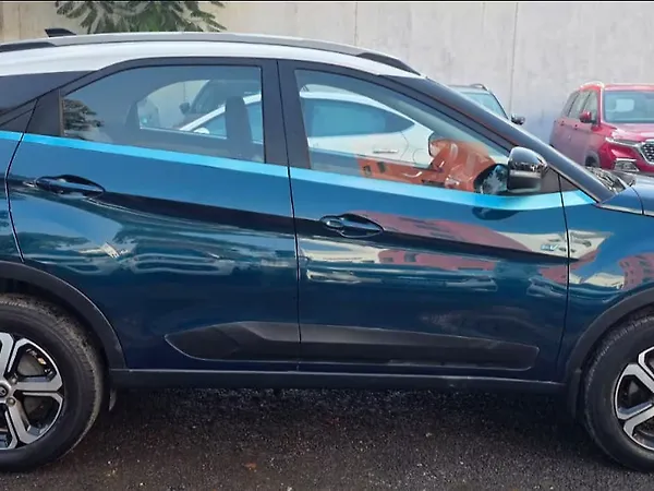Tata Nexon EV XZ Plus - Photo 4