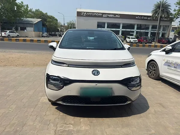 MG Windsor EV Essence 38.0 kWh - Photo 1