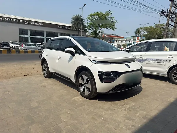 MG Windsor EV Essence 38.0 kWh - Photo 3