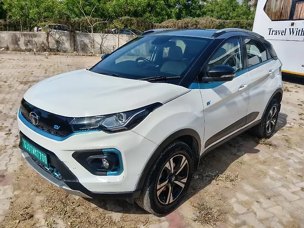 Tata Nexon EV XZ Plus LUX - Photo 3