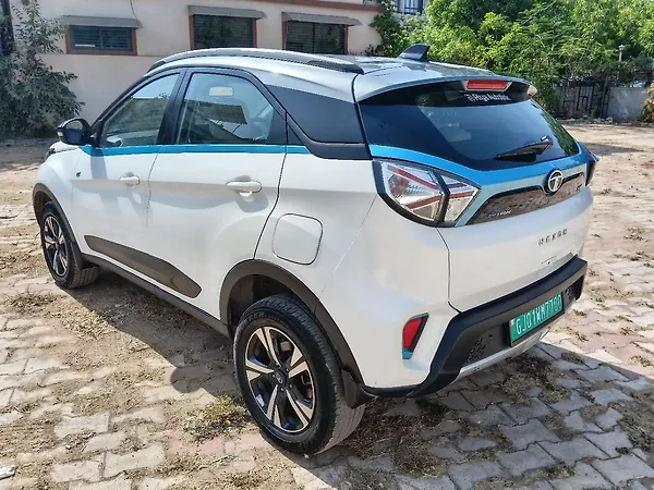 Tata Nexon EV XZ Plus LUX - Photo 5
