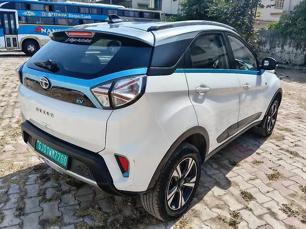 Tata Nexon EV XZ Plus LUX - Photo 7