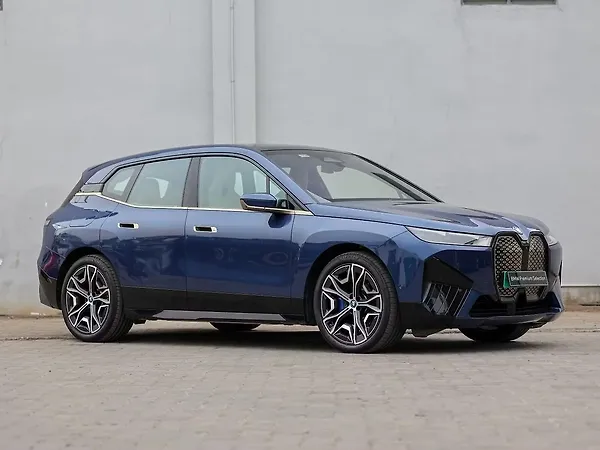 BMW iX xDrive 50 - Photo 6