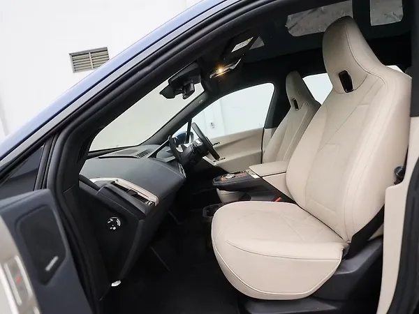 BMW iX xDrive 50 - Photo 8