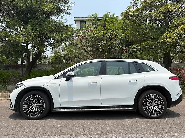 Mercedes-Benz EQS SUV 580 4MATIC - Photo 4